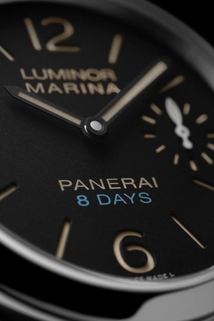 8 Panerai PAM00796